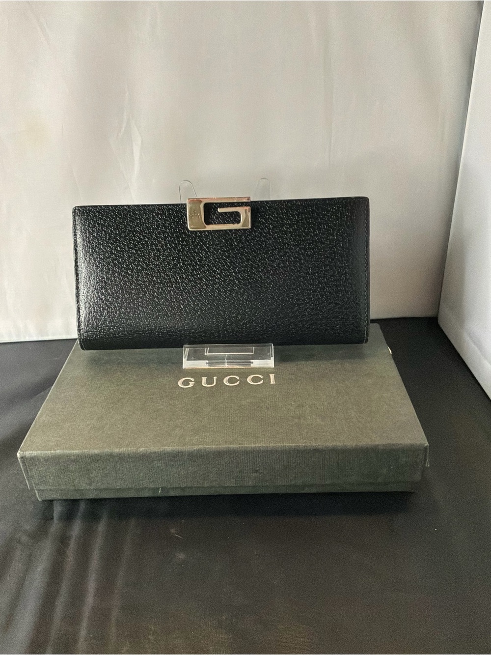 Gucci Black Leather Continental Wallet with Silver G Clasp - Picture 10 of 10